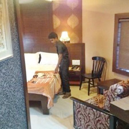 Royal Avenue Hotel Бангалор Екстериор снимка