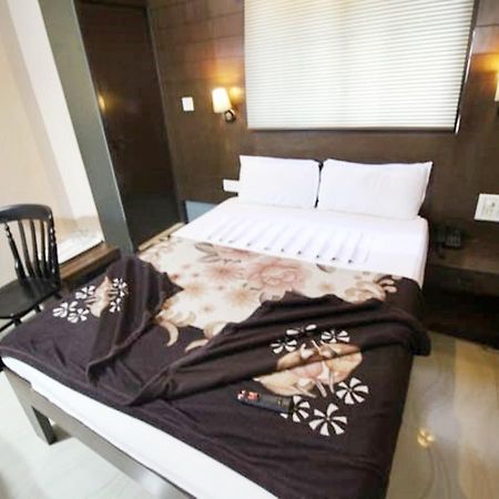 Royal Avenue Hotel Бангалор Екстериор снимка