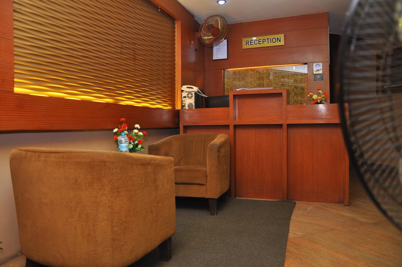 Royal Avenue Hotel Бангалор Екстериор снимка